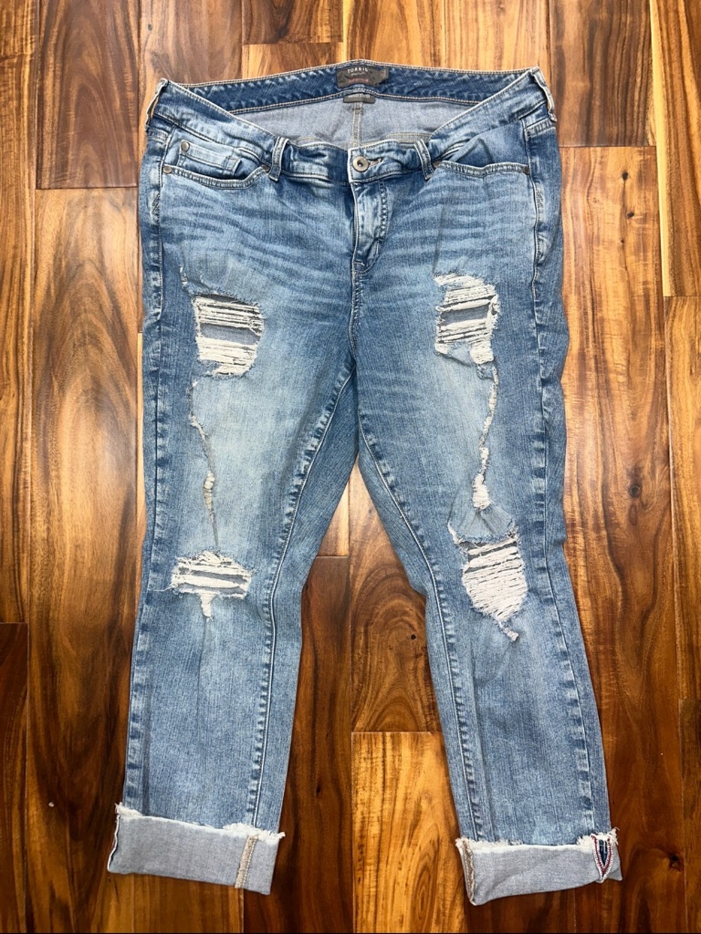 Torrid Cropped Boyfriend Ripped Blue Jeans Size 16